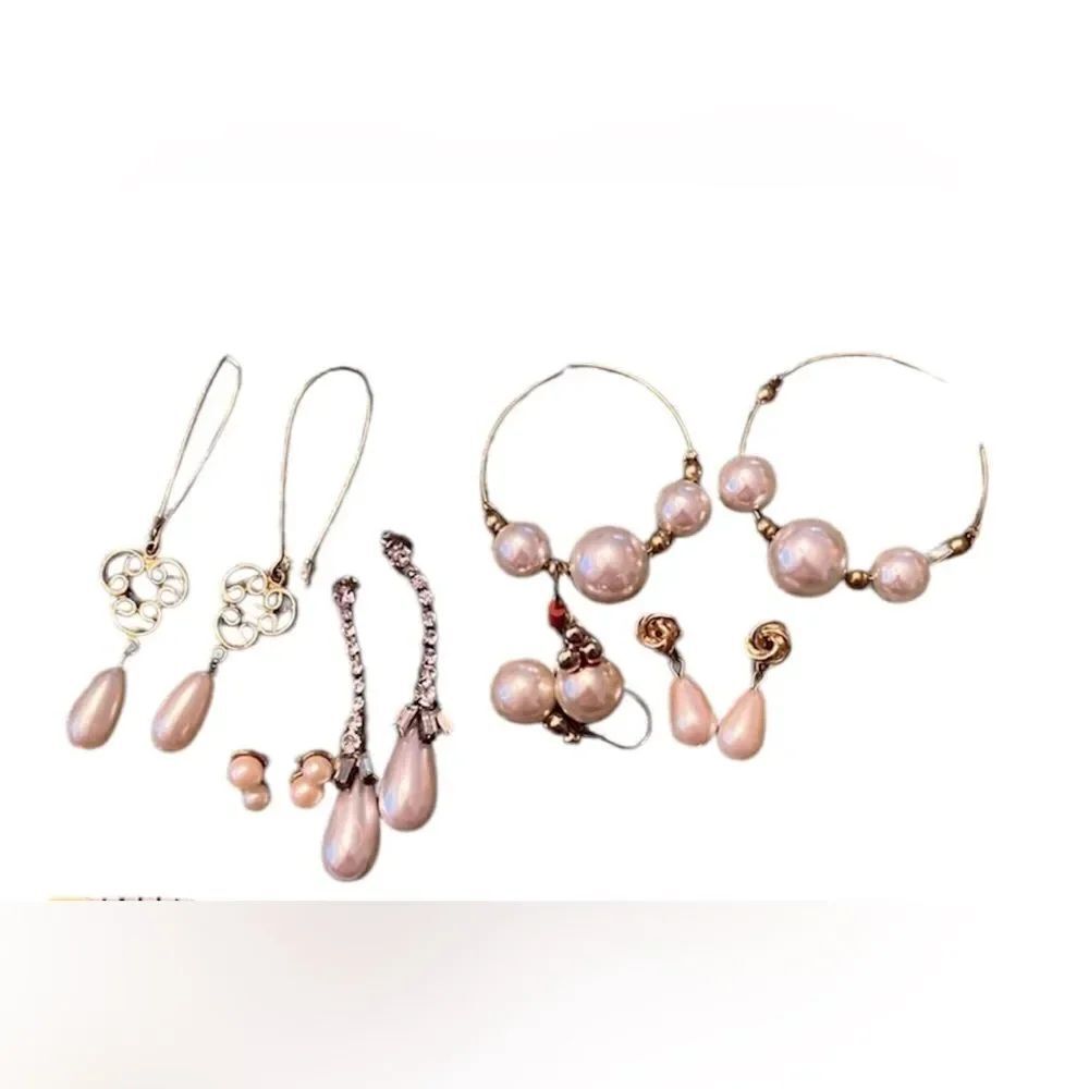 6 pair vintage faux pearl and gold colored earrings EVC